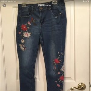 END OF YEAR CLEARANCE SALE Sandpiper blue embroidered skinny jeans